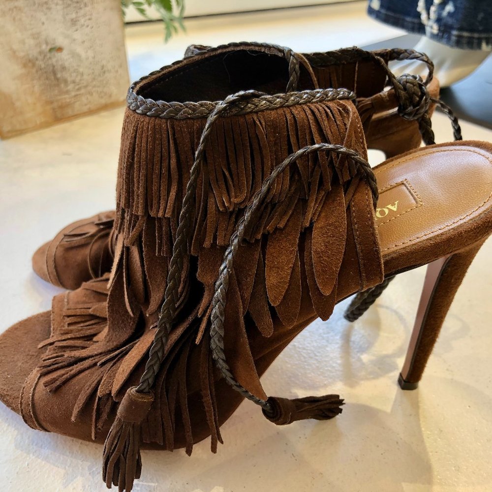 Adorable Vero Cuoio Suede Fringe Heels